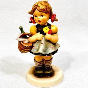 Goebel Hummel 563/0 "Little Visitor" Exclusive Edition 1994/'95 - TMK7 (1994)